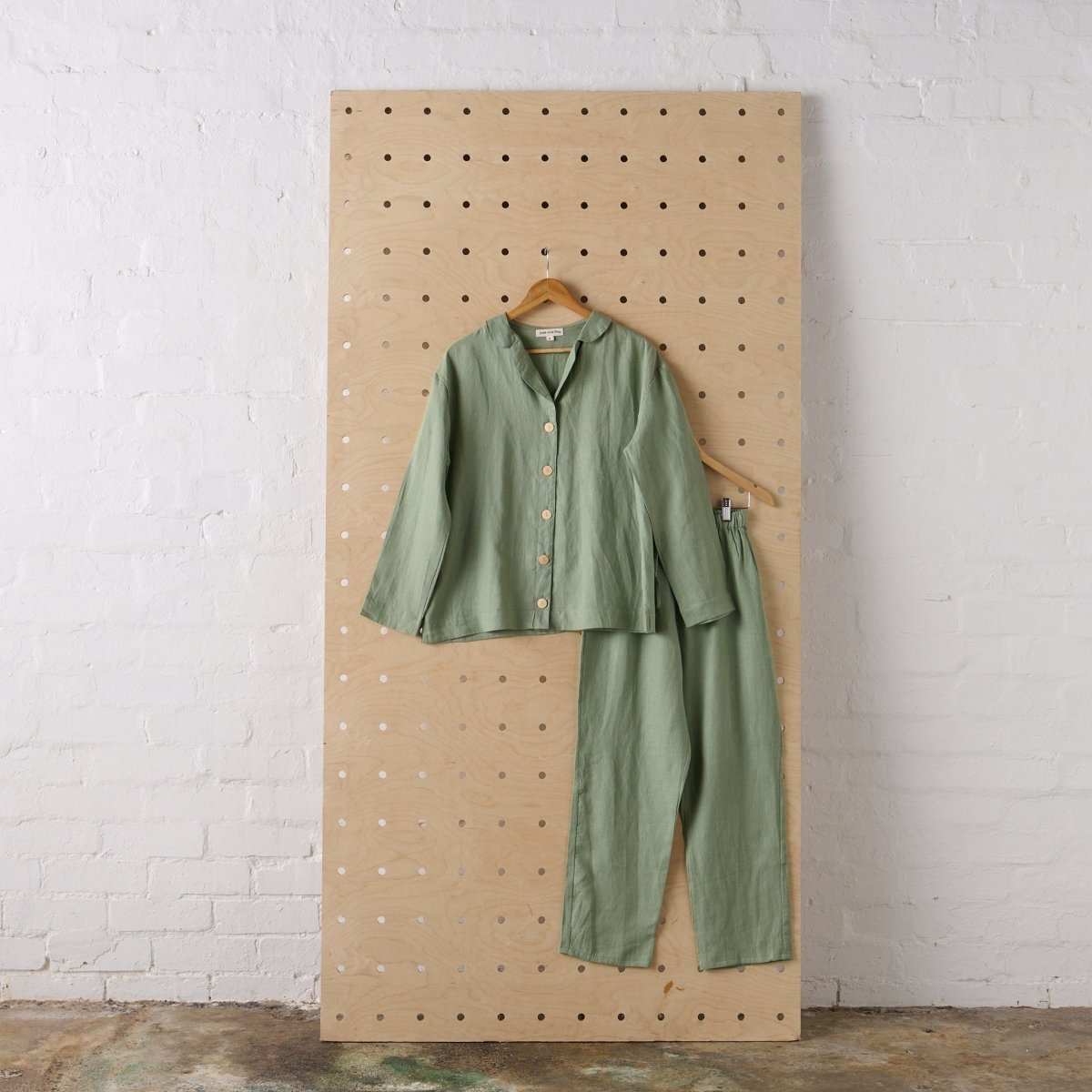 Linen Pyjama - Classic Set in Pistachio-0